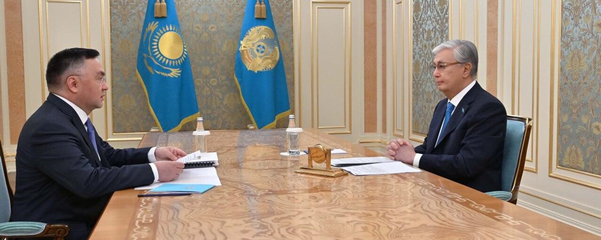 Касым-Жомарт Токаев принял председателя Верховного суда Асламбека Мергалиева - Sputnik Казахстан, 1920, 24.06.2025