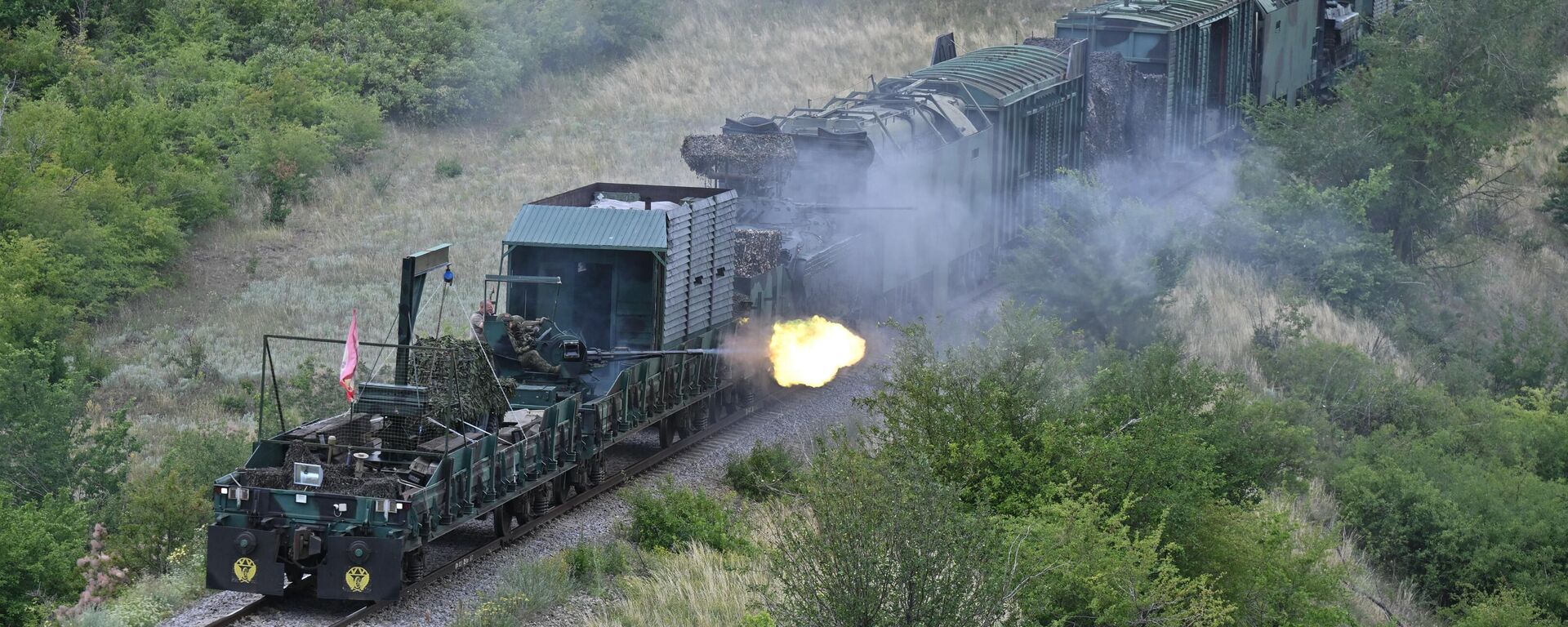 Бронепоезд Енисей группировки войск Центр на Красноармейском направлении СВО Бронепоезд Енисей группировки войск Центр на Красноармейском направлении СВО - Sputnik Казахстан, 1920, 18.08.2025