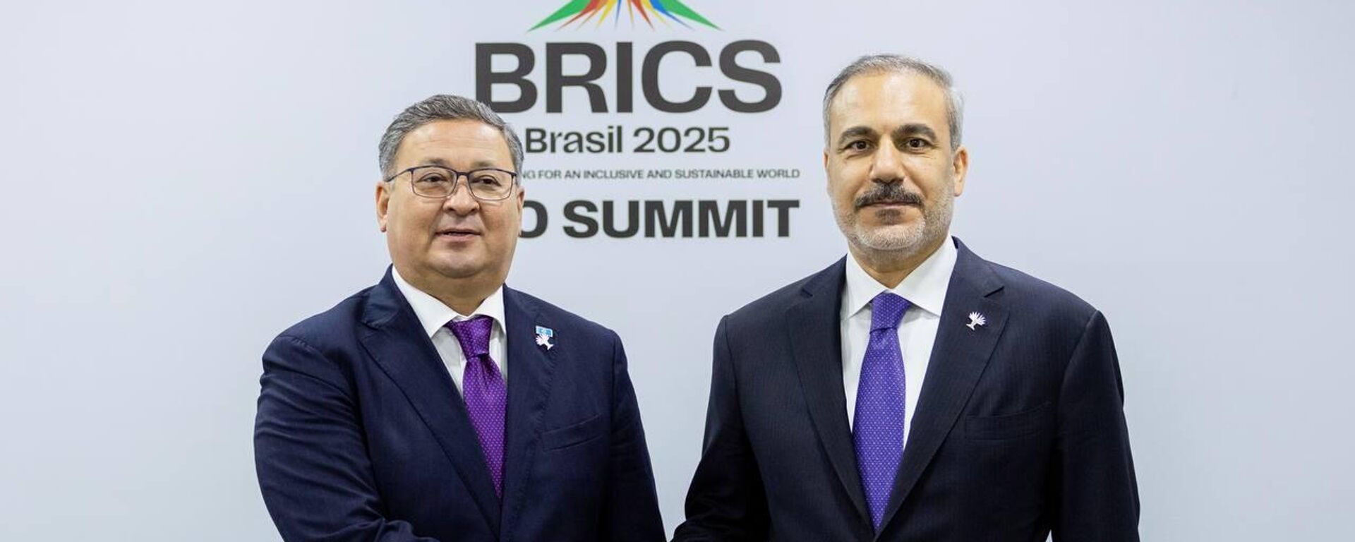 Глава МИД Казахстана Нуртлеу и глава МИД Турции Фидан  - Sputnik Казахстан, 1920, 08.07.2025