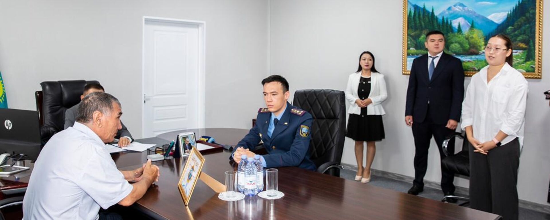 Алматы облысында баланы иттерден құтқарып қалған ер адам марапатталды  - Sputnik Қазақстан, 1920, 10.07.2025