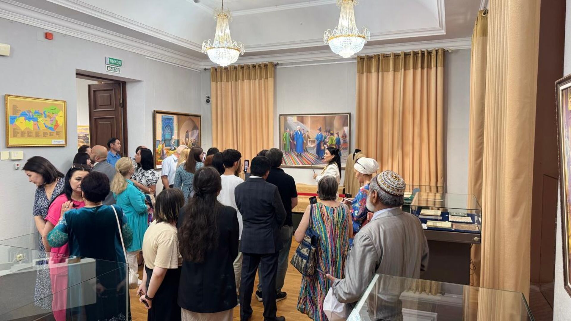 Выставка Древний Туркестан и наследие Яссауи открылась в Уфе - Sputnik Казахстан, 1920, 11.07.2025