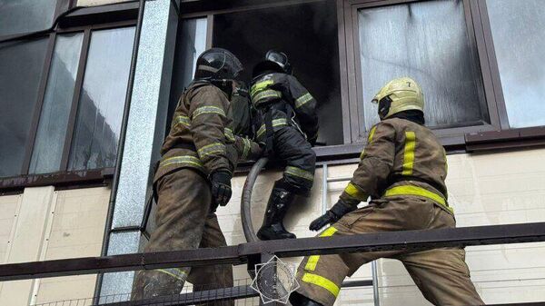 Пожар на крупном складе тушат в Астане - Sputnik Қазақстан