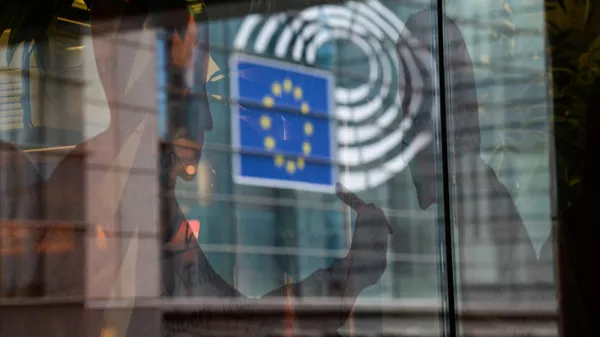 Здание штаб-квартиры Европейского парламента в Брюсселе - Sputnik Казахстан