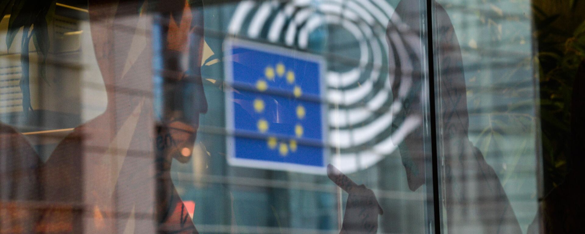 Здание штаб-квартиры Европейского парламента в Брюсселе - Sputnik Казахстан, 1920, 18.07.2025