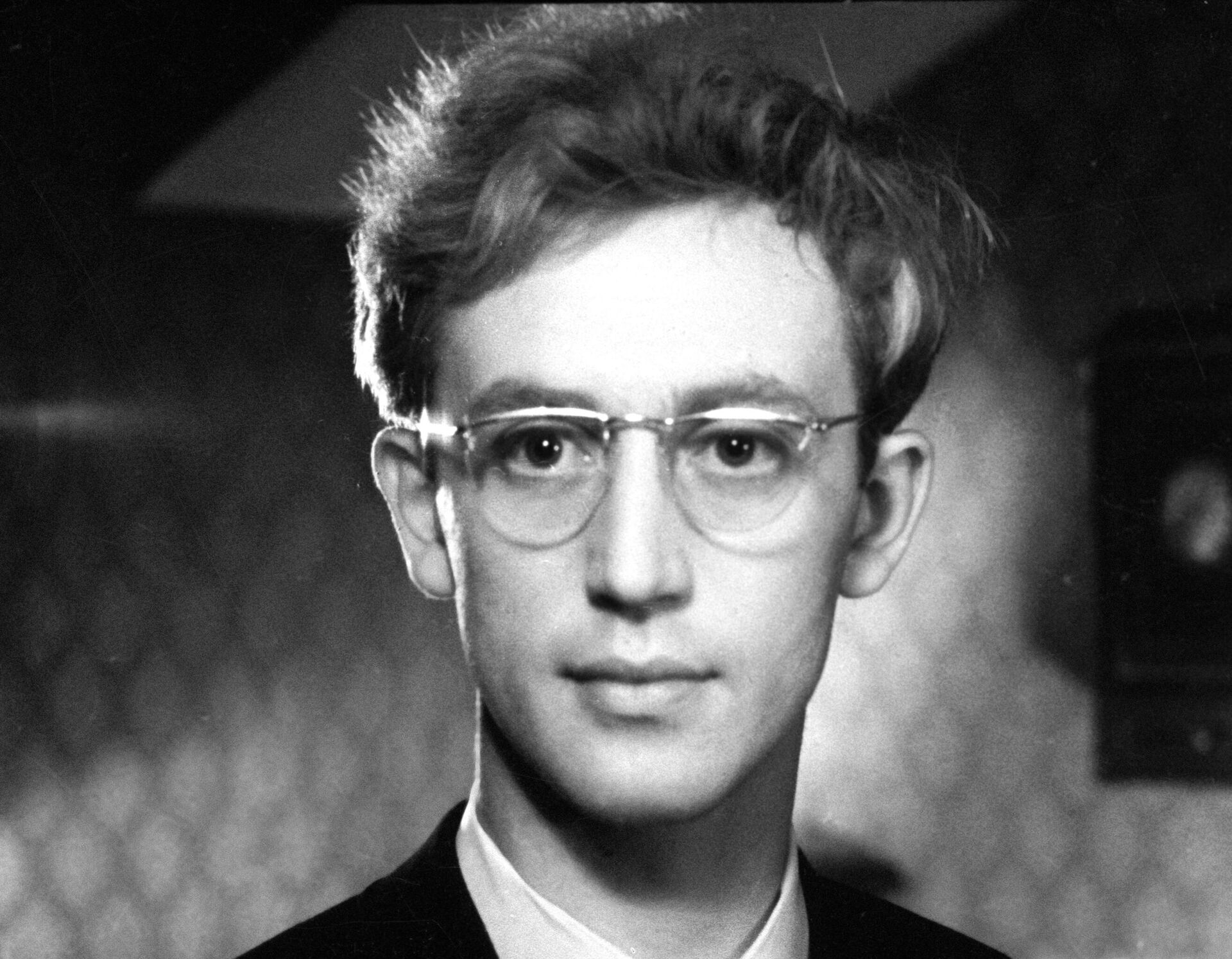 Актер Василий Ливанов в роли Саши в кинофильме Коллеги, 1962 год - Sputnik Казахстан, 1920, 19.07.2025