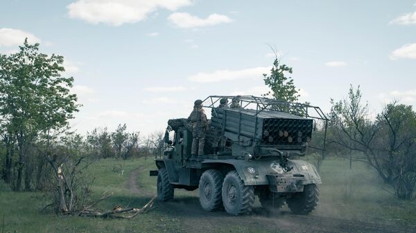 Расчет РСЗО Торнадо-Г группировки войск Запад - Sputnik Казахстан