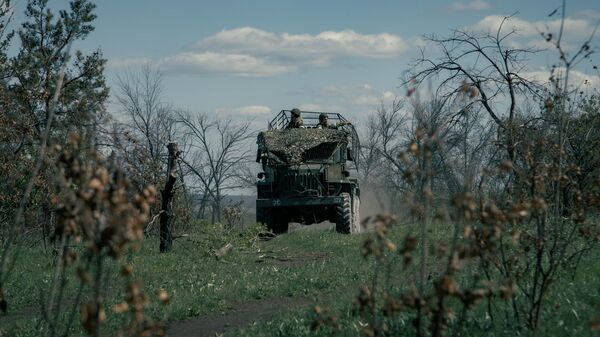 Расчет РСЗО Торнадо-Г группировки войск Запад - Sputnik Казахстан