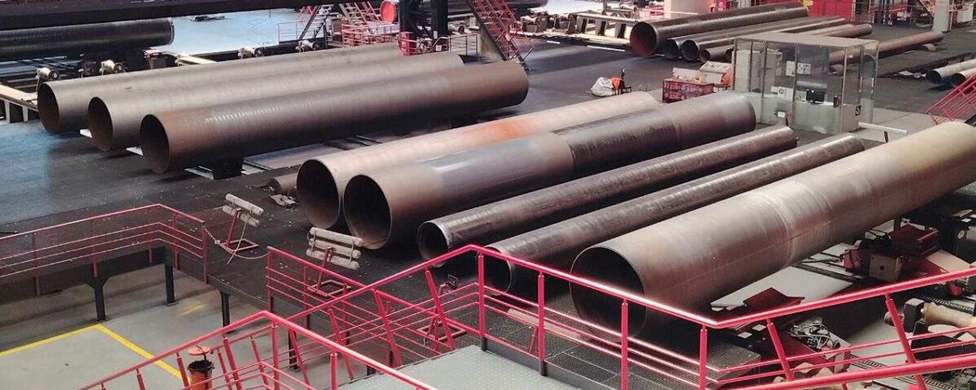 Цех “Высота 239” выпускает одношовные трубы диаметром от 508 до 1420 мм - Sputnik Казахстан, 1920, 22.02.2026