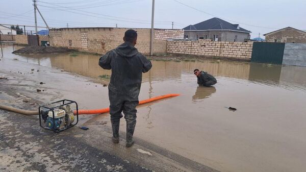 Маңғыстау облысында нөсер жаңбырдан кейін ауылды су басты - Sputnik Қазақстан