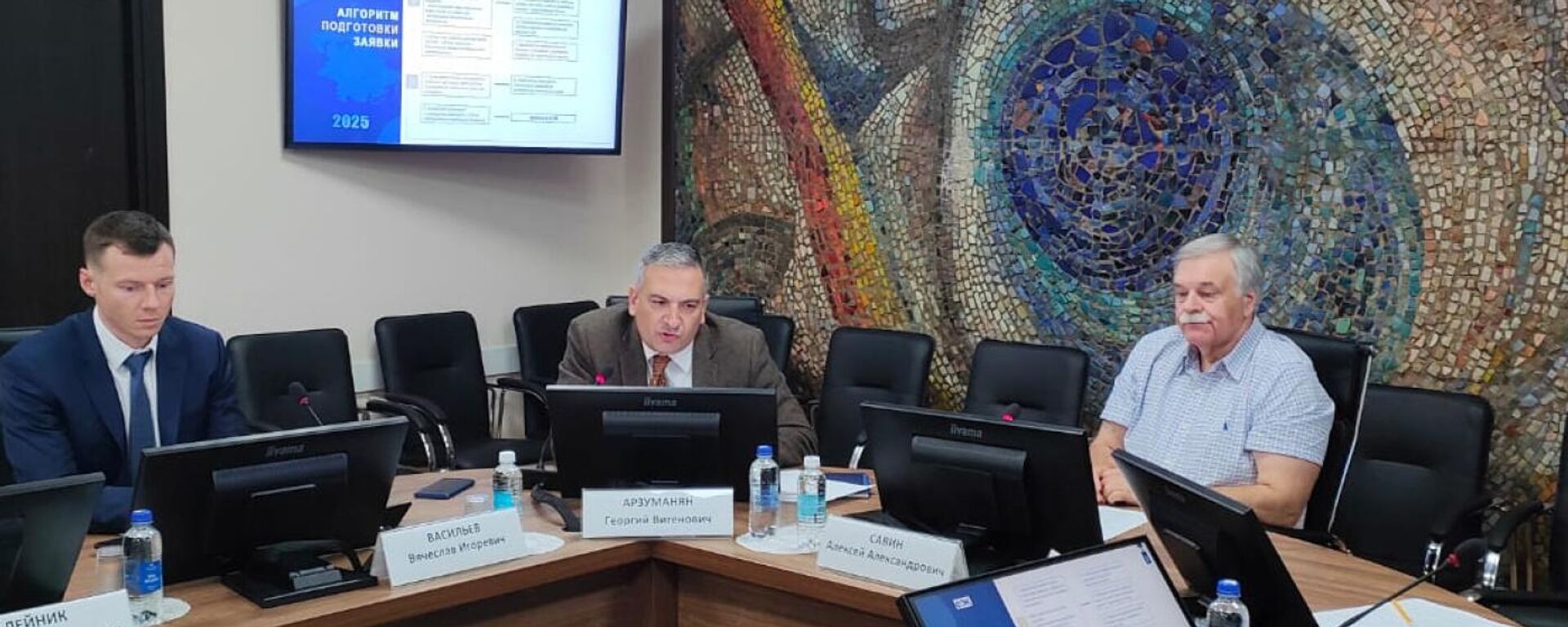 Георгий Арзуманян презентовал механизм финансовой поддержки промышленных кооперационных проектов в ЕАЭС - Sputnik Қазақстан, 1920, 29.07.2025