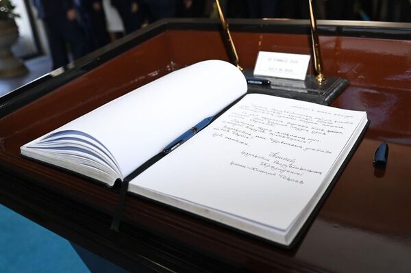 Тоқаев Мұстафа Кемал Ататүрік кесенесіне зиярат етті - Sputnik Қазақстан