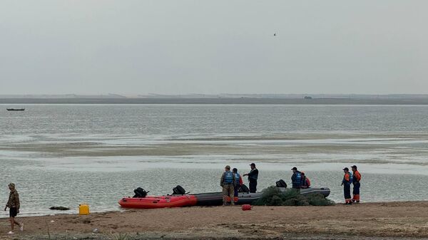 Поиски пропавшего военного вертолета в районе Сорбулакского водохранилища   - Sputnik Казахстан
