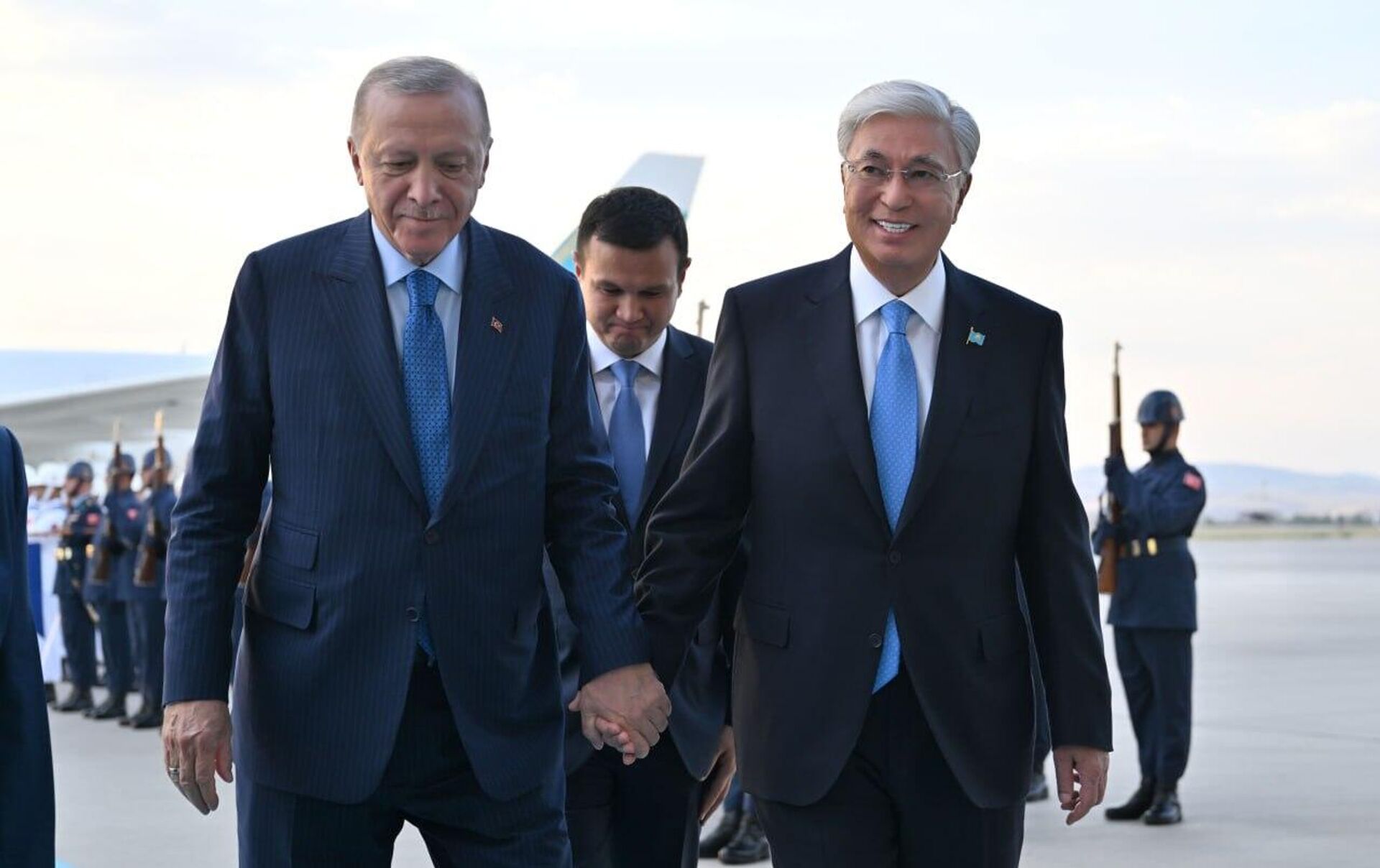 Реджеп Тайип Эрдоган и Касым-Жомарт Токаев Реджеп Тайип Эрдоган и Касым-Жомарт Токаев - Sputnik Казахстан, 1920, 26.12.2025