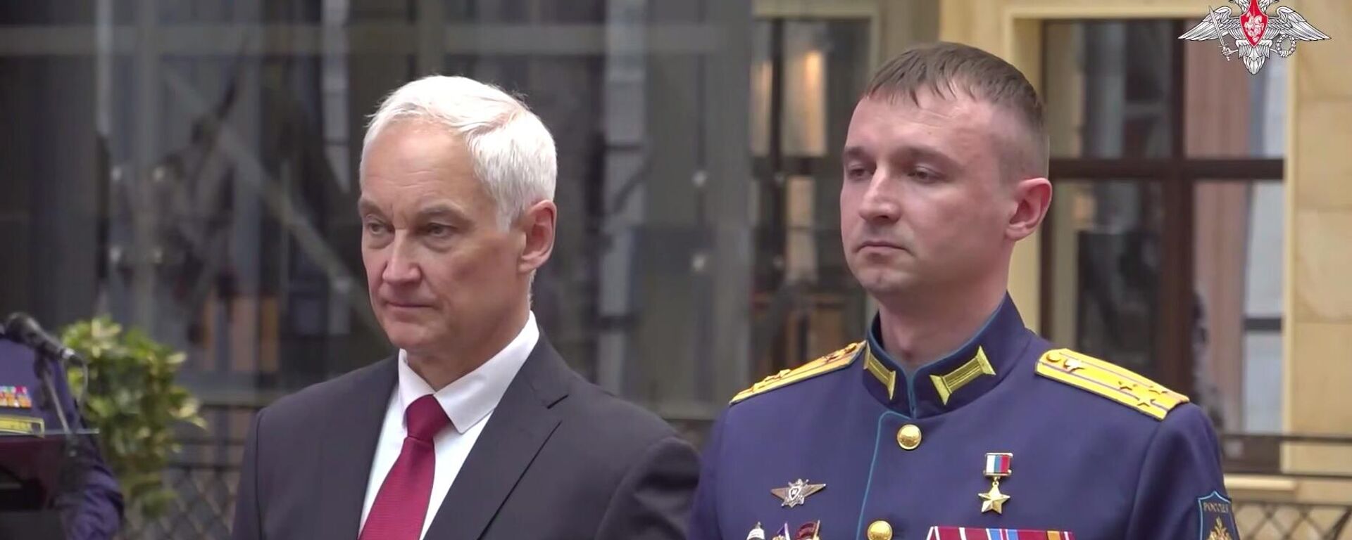 Министр обороны Российской Федерации Андрей Белоусов вручил медали Золотая Звезда военнослужащим Министр обороны Российской Федерации Андрей Белоусов вручил медали Золотая Звезда военнослужащим - Sputnik Казахстан, 1920, 02.08.2025