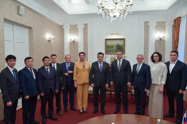 Делегация Восточно-Казахстанской области посещает Омскую область  - Sputnik Казахстан