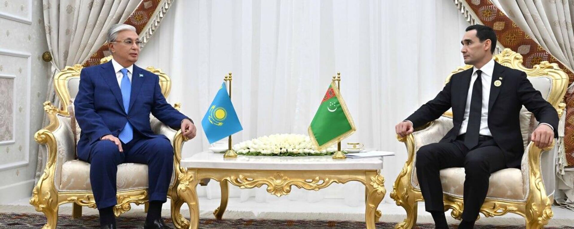 Касым-Жомарт Токаев провел встречу с президентом Туркменистана Сердаром Бердымухамедовым   - Sputnik Казахстан, 1920, 05.08.2025