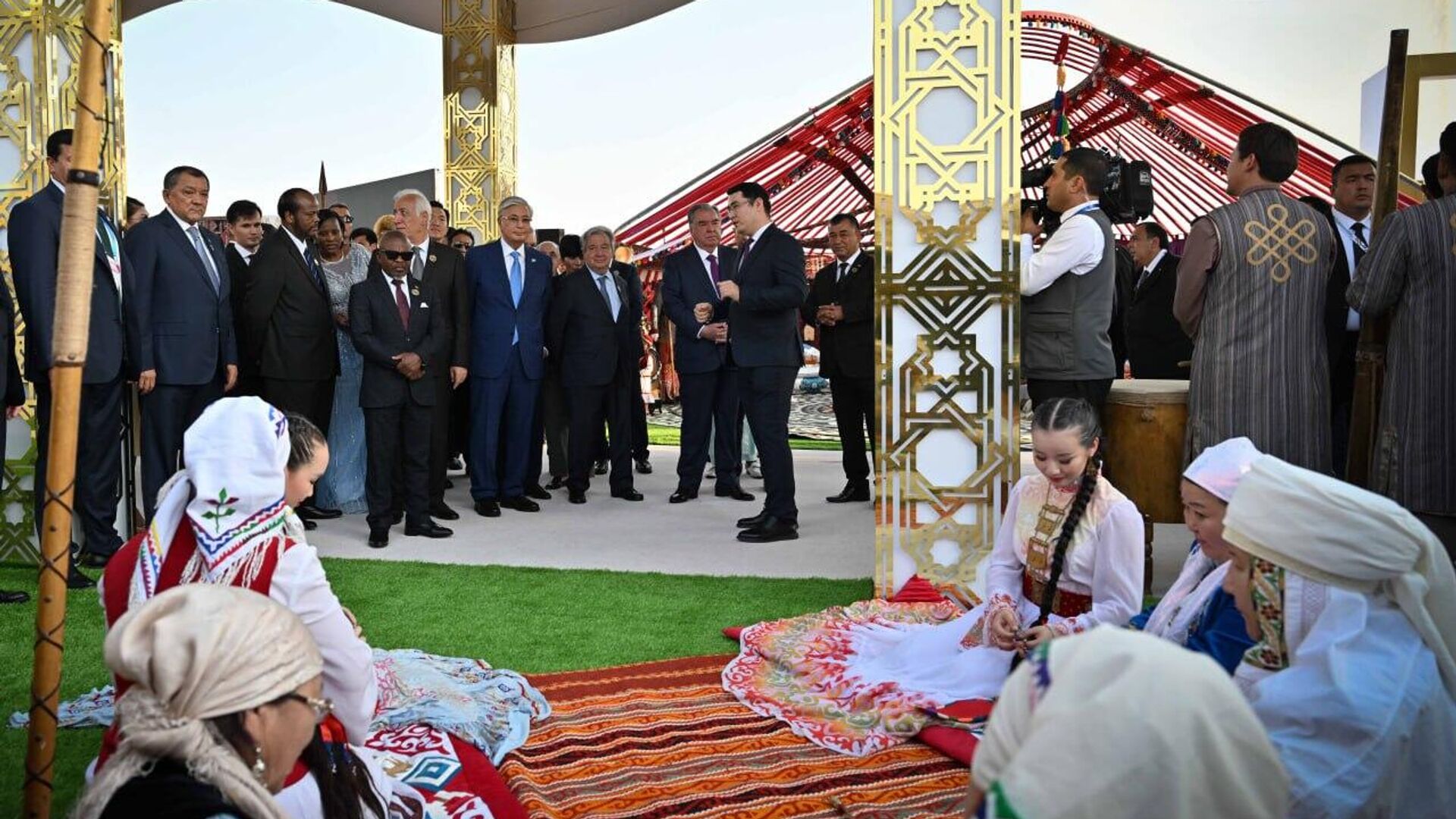 Қасым-Жомарт Тоқаев Орталық Азия елдерінің көрме павильонына барды Қасым-Жомарт Тоқаев Орталық Азия елдерінің көрме павильонына барды - Sputnik Қазақстан, 1920, 05.08.2025