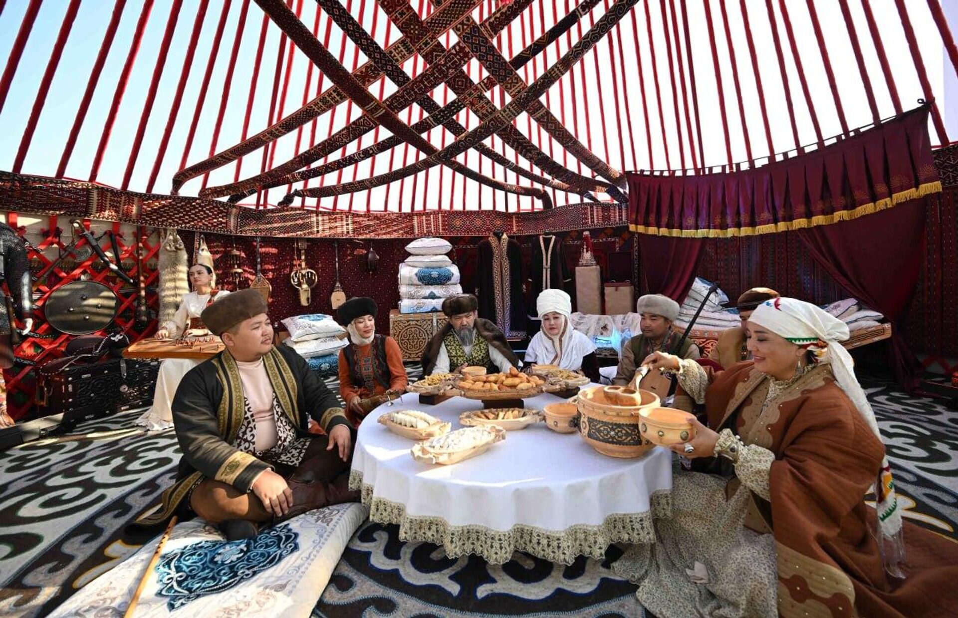 Қасым-Жомарт Тоқаев Орталық Азия елдерінің көрме павильонына барды Қасым-Жомарт Тоқаев Орталық Азия елдерінің көрме павильонына барды - Sputnik Қазақстан, 1920, 05.08.2025