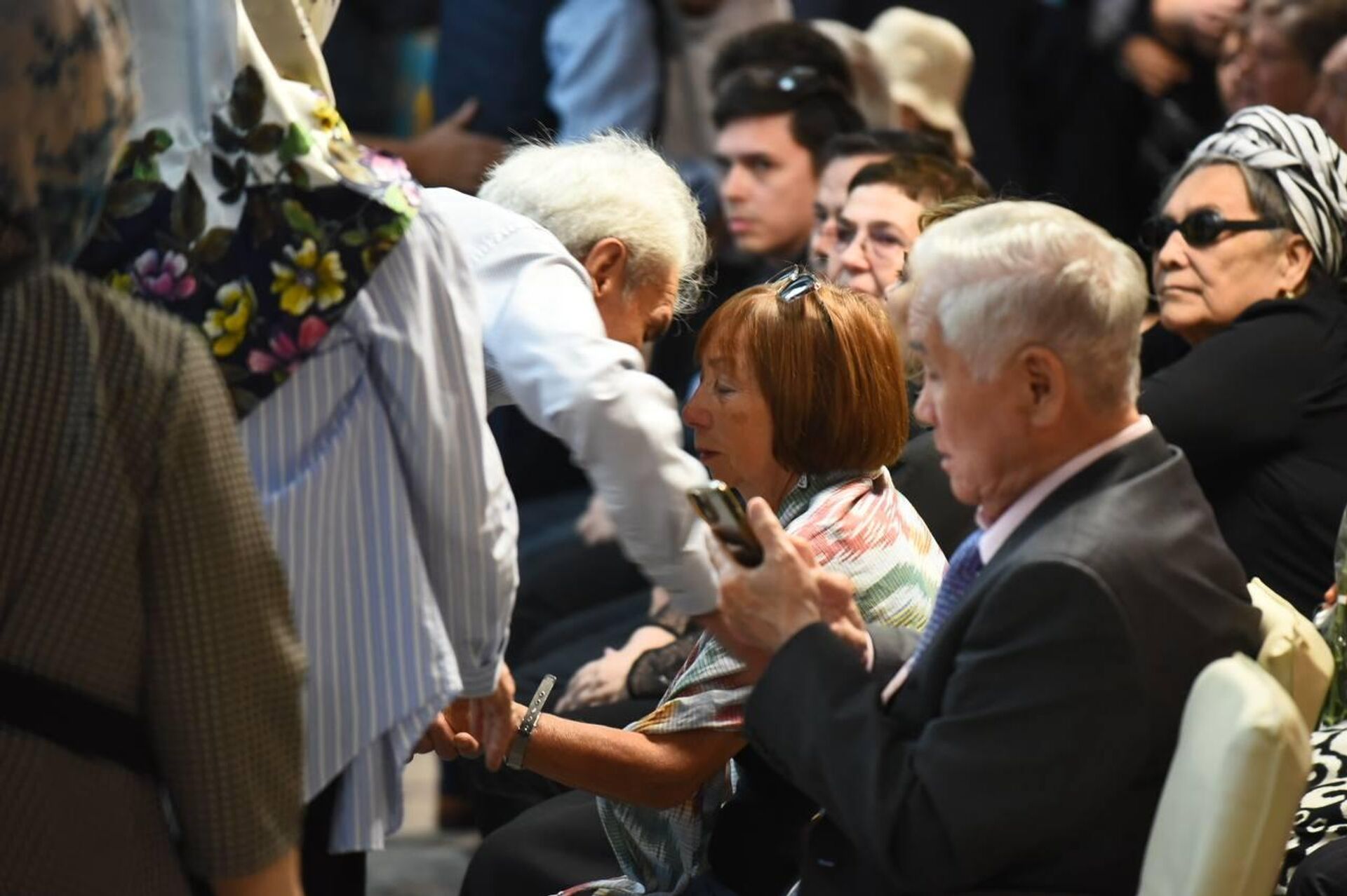 Прощание с Талгатом Мусабаевым проходит в Доме офицеров в Алматы Прощание с Талгатом Мусабаевым проходит в Доме офицеров в Алматы - Sputnik Казахстан, 1920, 06.08.2025