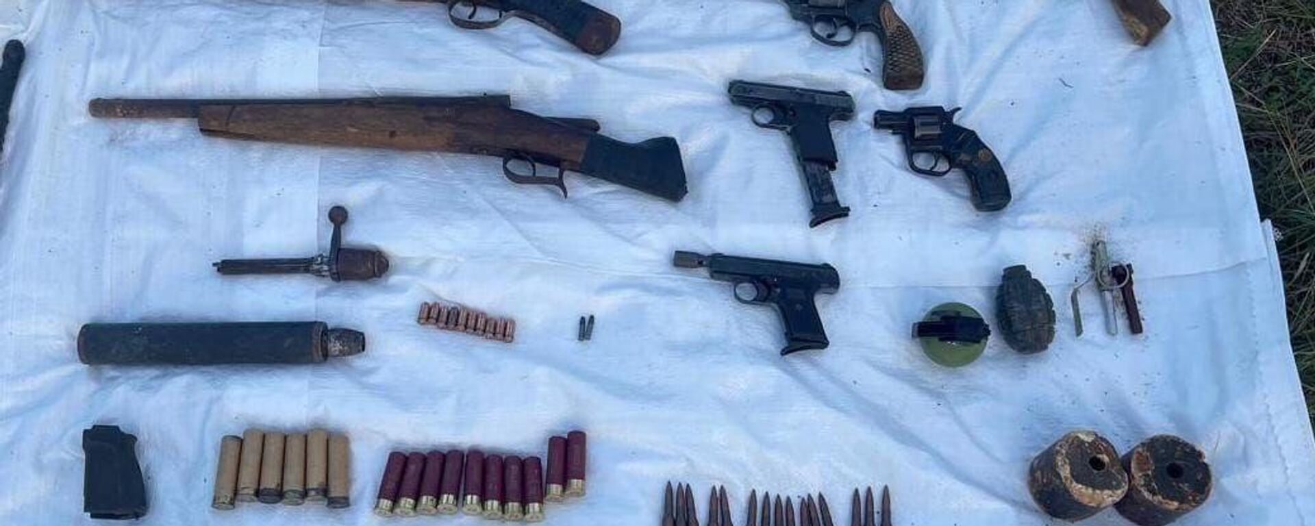 Қазақстан аумақтарынан ҰҚК тәркілеген қару-жарақ - архивтік фото - Sputnik Қазақстан, 1920, 29.09.2025