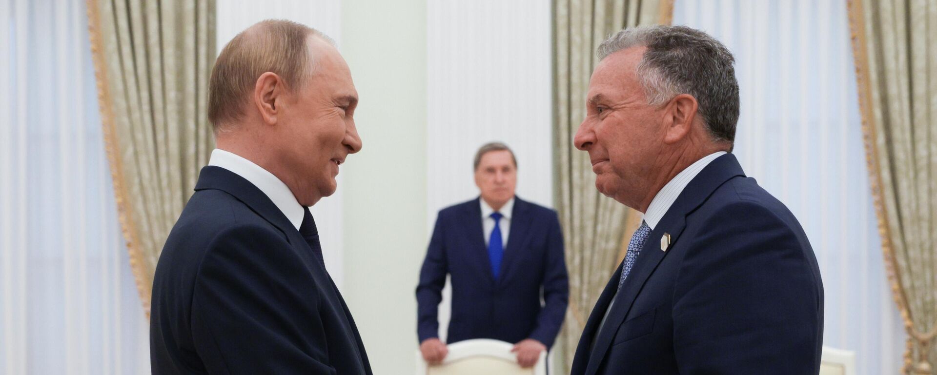 Владимир Путин встретился со спецпосланником президента США Стивеном Уиткоффом, архивное фото Владимир Путин встретился со спецпосланником президента США Стивеном Уиткоффом, архивное фото - Sputnik Казахстан, 1920, 22.01.2026