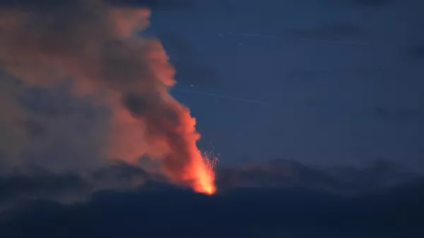 Извержение вулканов Ключевская Сопка на Камчатке - Sputnik Казахстан