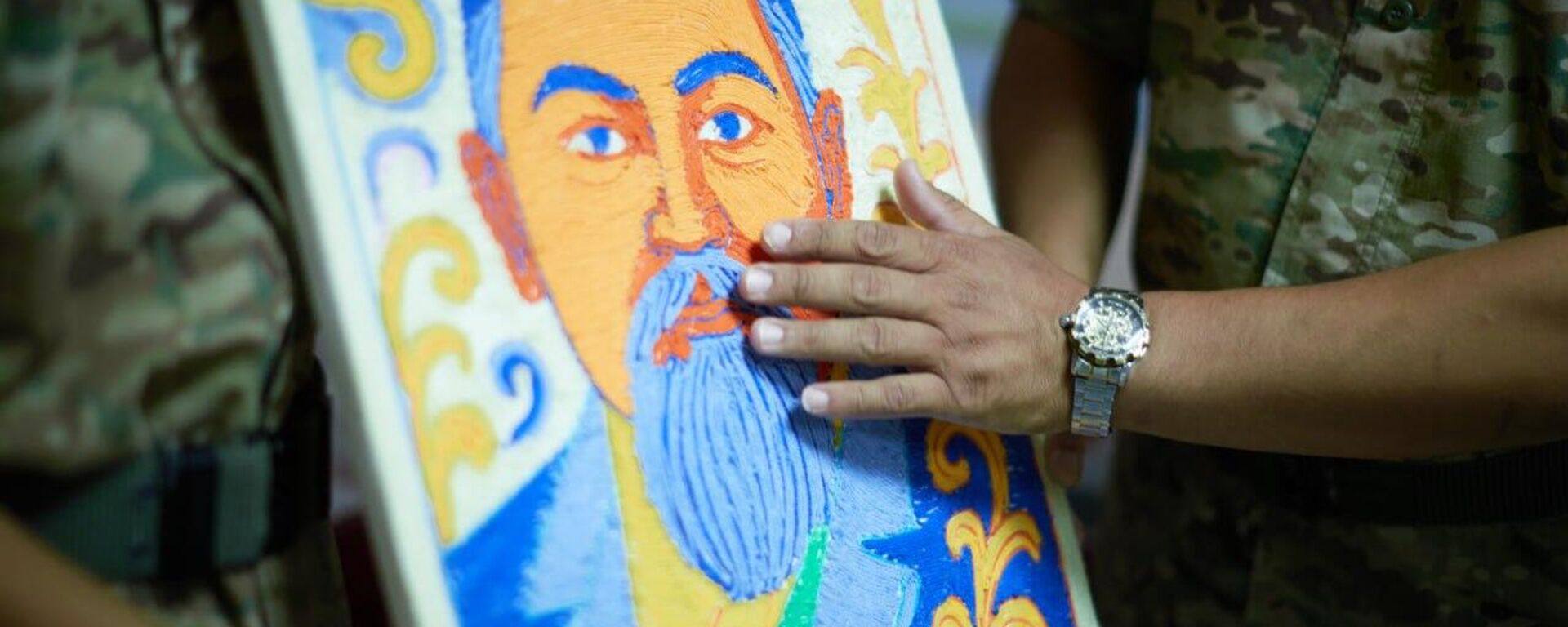 Солдат Национальной гвардии изобразил великого Абая в необычной технике - Sputnik Казахстан, 1920, 07.08.2025