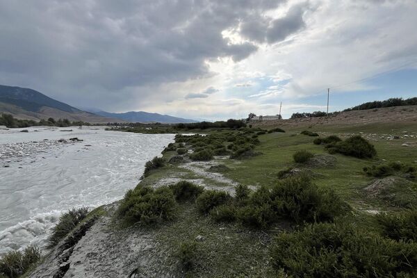 Алматы облысында 130 млн теңгеге салынған бөгетті су шайып кетті Алматы облысында 130 млн теңгеге салынған бөгетті су шайып кетті - Sputnik Қазақстан