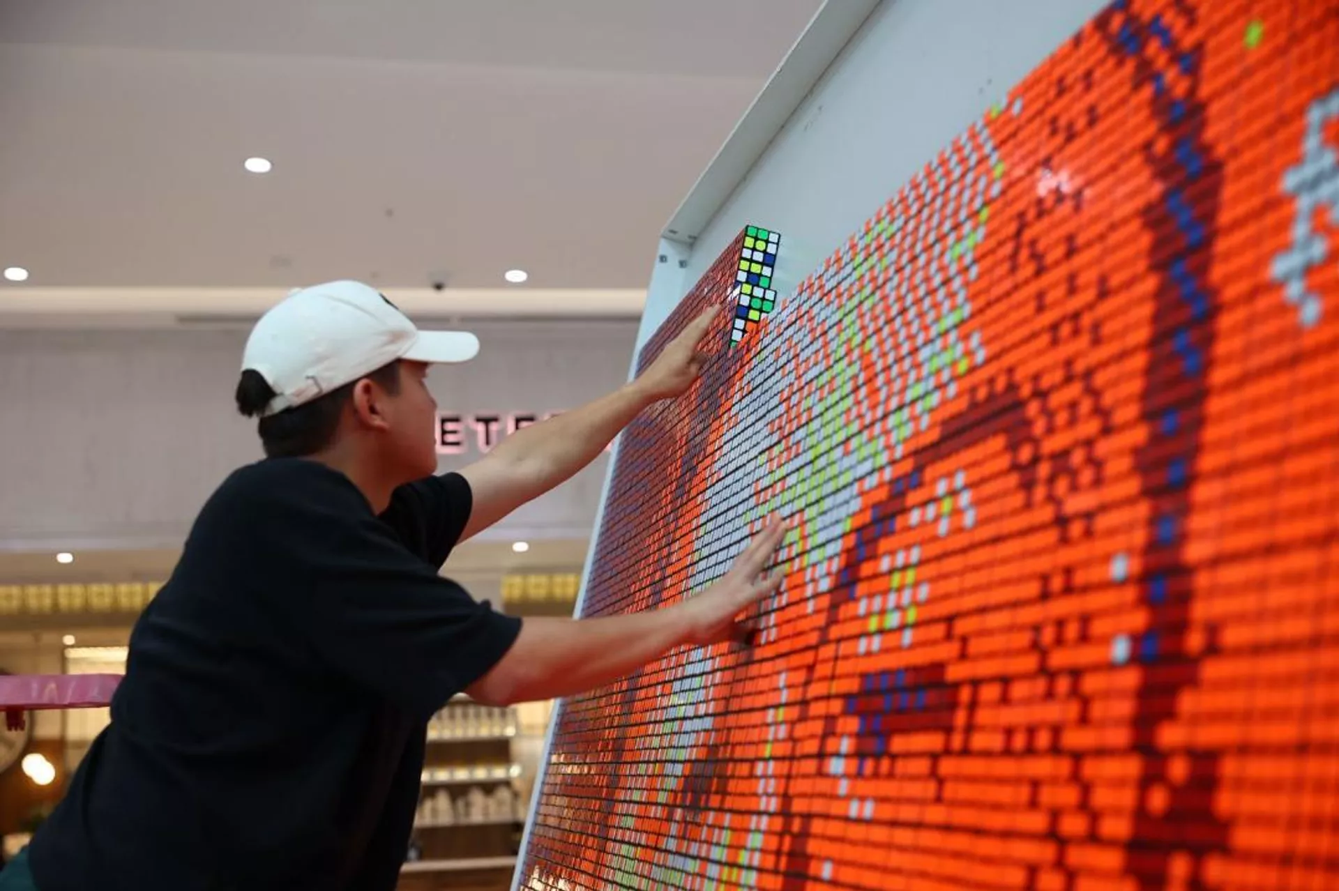 В Астане создали гигантский портрет Абая из 3000 кубиков Рубика - Sputnik Казахстан, 1920, 10.08.2025