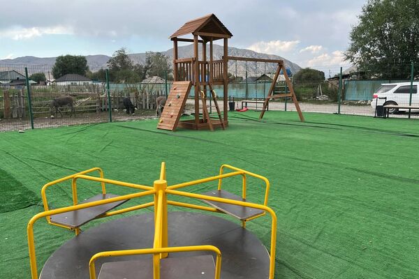 Алматы облысының Қаратоған ауылындағы ойын алаңы - Sputnik Қазақстан