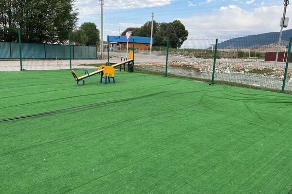 Алматы облысының Қаратоған ауылындағы ойын алаңы - Sputnik Қазақстан