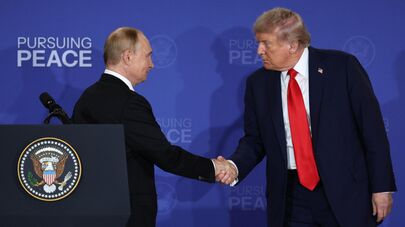 Владимир Путин и Дональд Трамп на Аляске, архивное фото