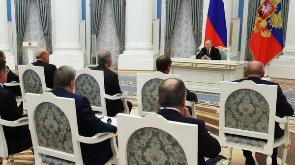 Президент Владимир Путин провел совещание по итогам российско-американской встречи в верхах - Sputnik Казахстан