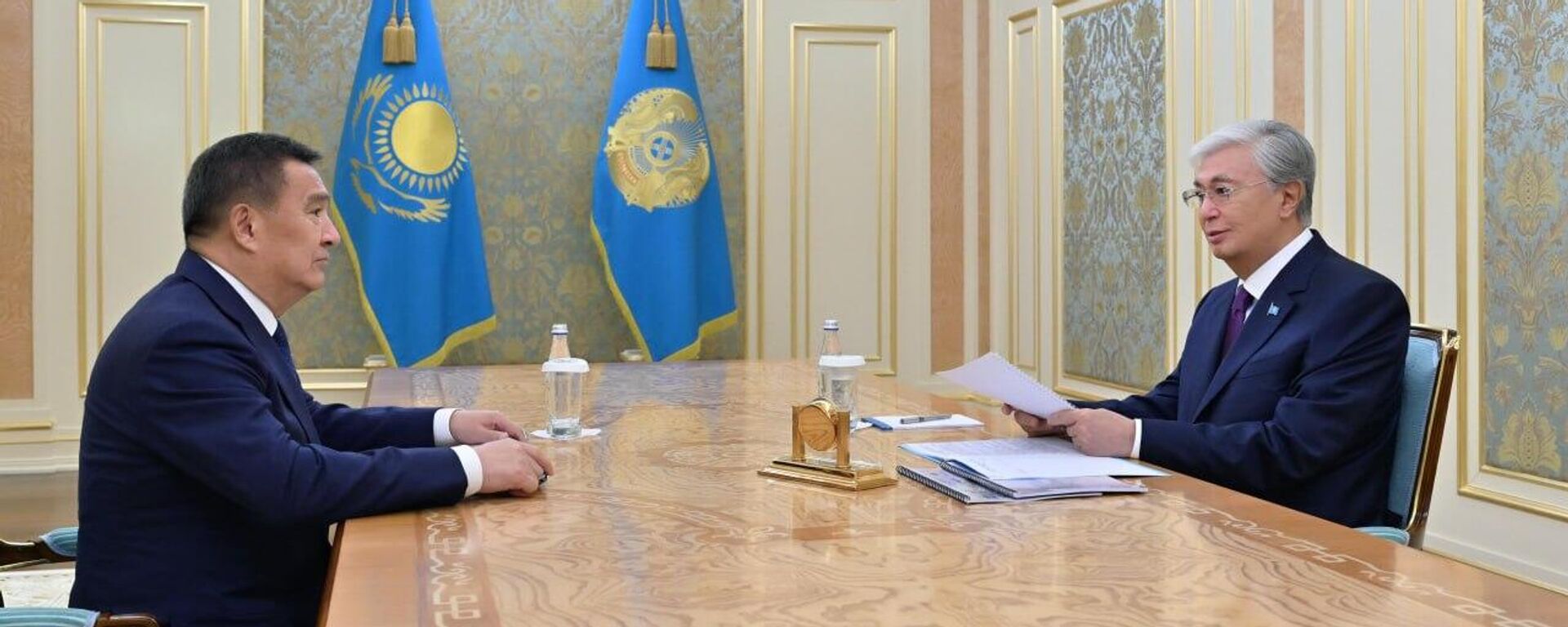 Мемлекет басшысы Ақмола облысының әкімі Марат Ахметжановты қабылдады - Sputnik Қазақстан, 1920, 18.08.2025