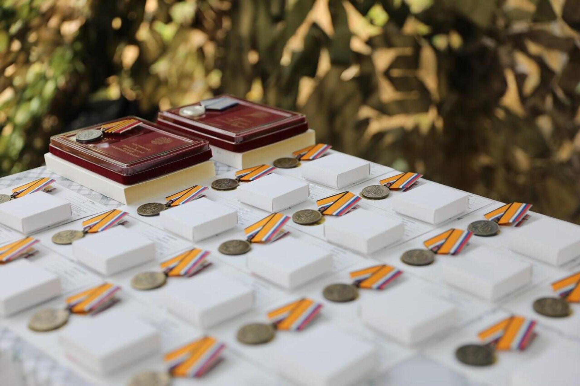 Награждение добровольцев отряда БАРС-8 группировки Восток - Sputnik Казахстан, 1920, 19.08.2025