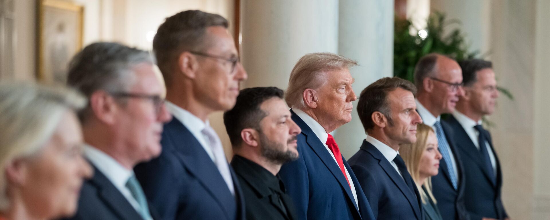 Трамп, Зеленский, Макрон и другие лидеры ЕС - Sputnik Казахстан, 1920, 05.01.2026