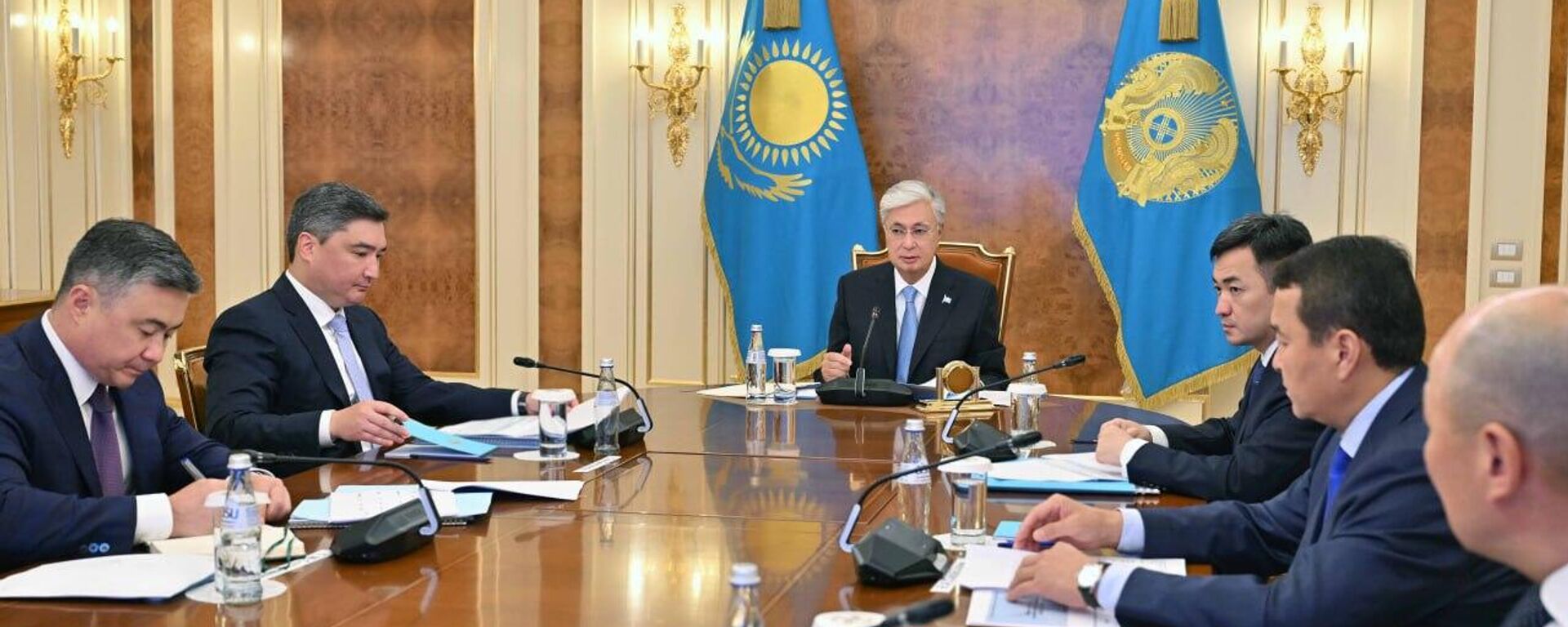 Токаев провел совещание по вопросам национальной экономики - Sputnik Казахстан, 1920, 20.08.2025