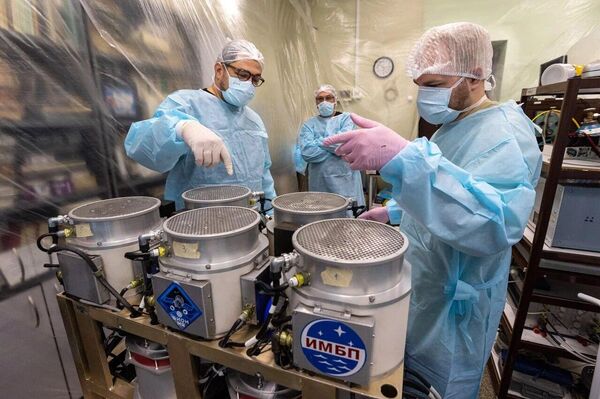 Спутник Бион-М с живым грузом отправляется в космос Спутник Бион-М с живым грузом отправляется в космос - Sputnik Казахстан