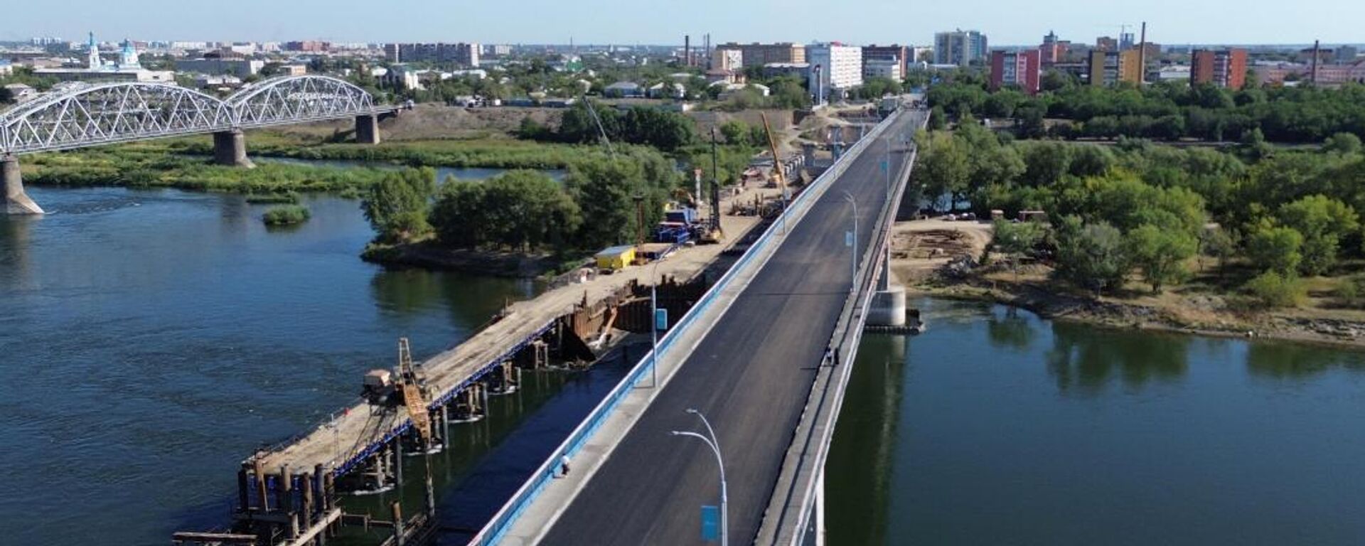 Семей қаласындағы ескі көпірдің асфальты толық жаңартылды - Sputnik Қазақстан, 1920, 21.08.2025