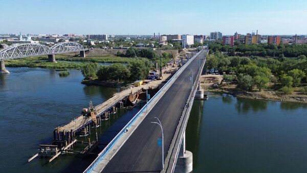 Семей қаласындағы ескі көпірдің асфальты толық жаңартылды - Sputnik Қазақстан