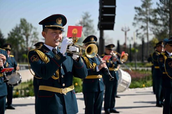 Церемония встречи Токаева в резиденции Ынтымак Ордо в Бишкеке - Sputnik Казахстан