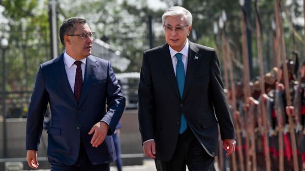 Садыр Жапаров и Касым-Жомарт Токаев в Бишкеке - Sputnik Казахстан