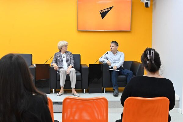 Как образование и культура сближают Казахстан и Россию? Прямой эфир пресс-конференции - Sputnik Казахстан