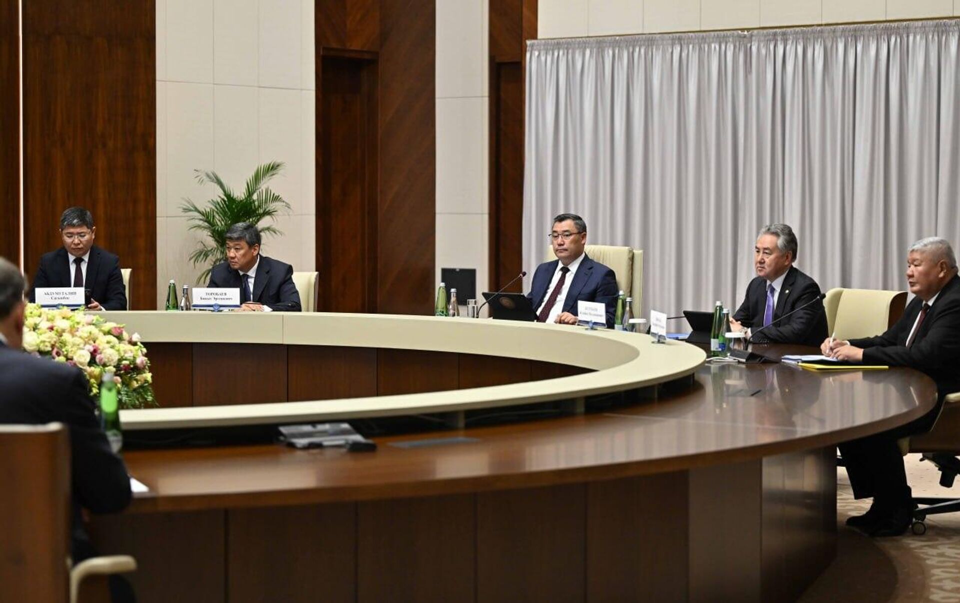 Касым-Жомарт Токаев и Садыр Жапаров провели переговоры в Бишкеке - Sputnik Қазақстан, 1920, 22.08.2025