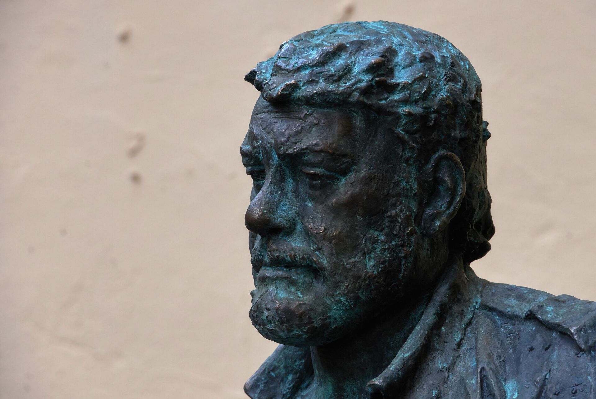 Открытие памятника Сергею Довлатову в Санкт-Петербурге - Sputnik Казахстан, 1920, 23.08.2025