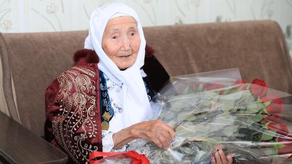 110-летняя жительница Актюбинской области  Жакибай Бисенгалиева - Sputnik Казахстан
