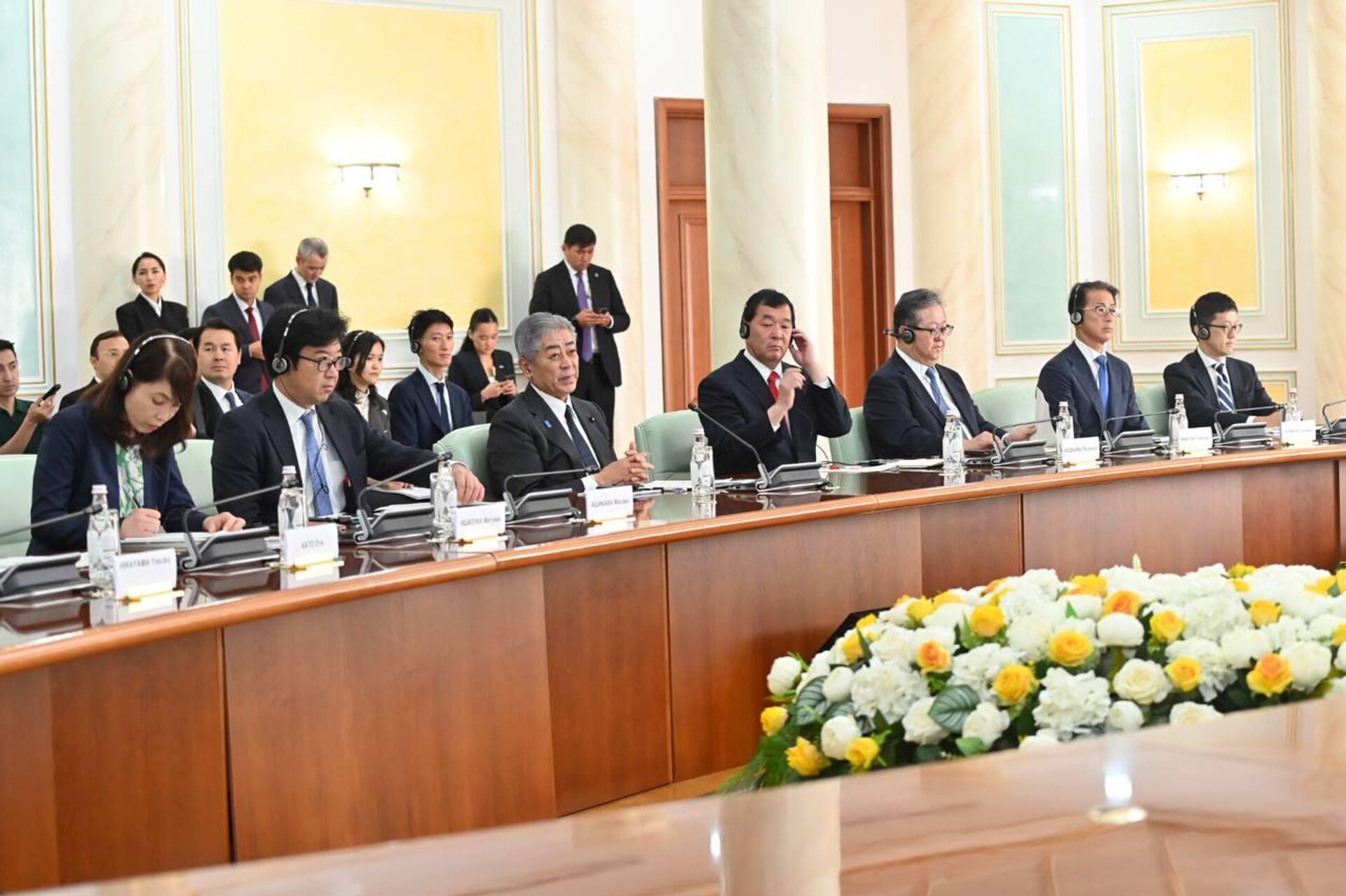 Переговоры глав МИД Казахстана и Японии Мурата Нуртлеу и Такеши Ивая - Sputnik Казахстан, 1920, 25.08.2025