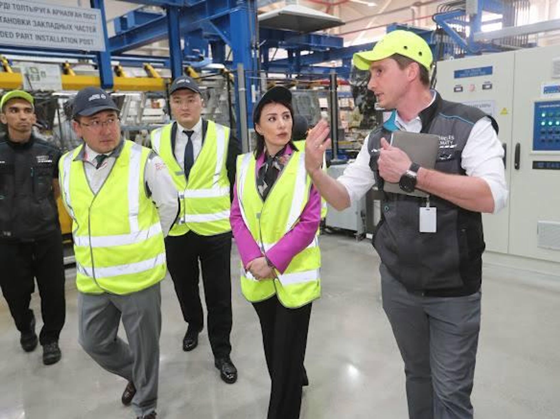 Министр по промышленности и АПК ЕЭК Гоар Барсегян посетила Алматы и Астану с рабочим визитом Министр по промышленности и АПК ЕЭК Гоар Барсегян посетила Алматы и Астану с рабочим визитом - Sputnik Қазақстан, 1920, 26.08.2025