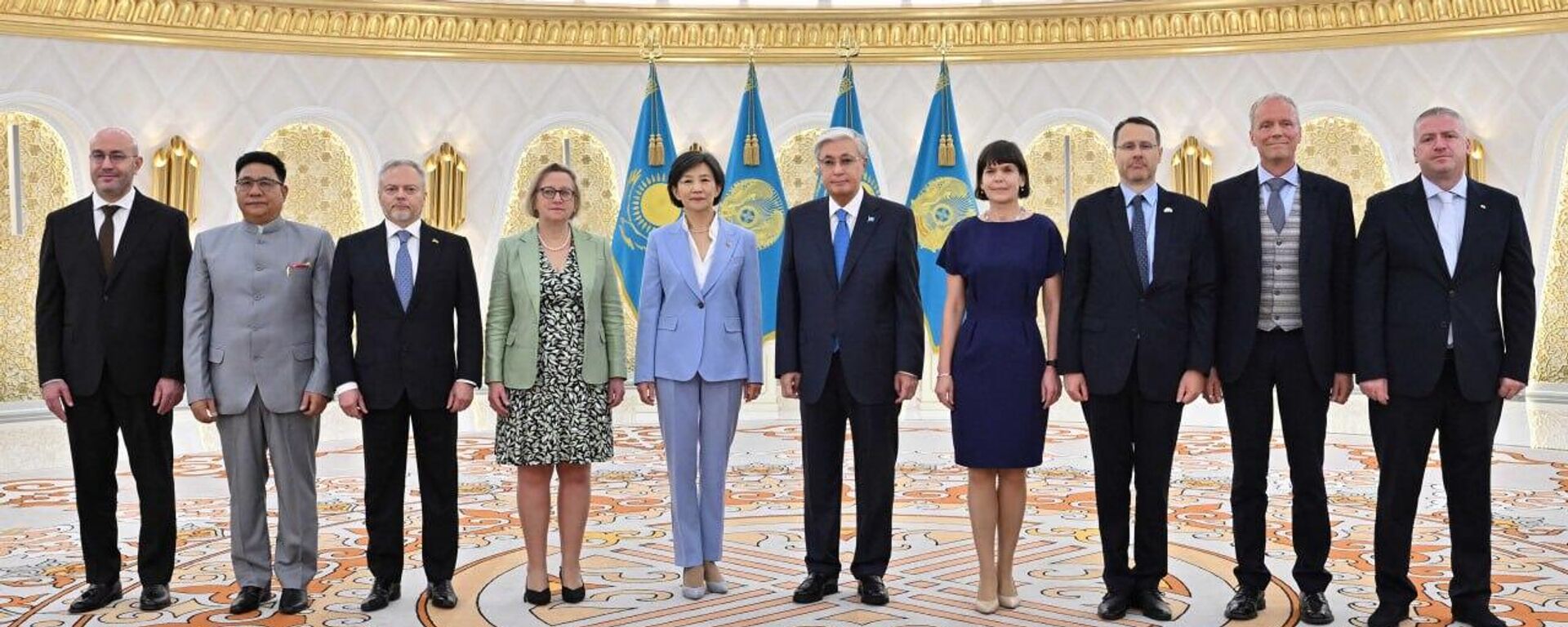 Касым-Жомарт Токаев принял верительные грамоты послов ряда государств - Sputnik Казахстан, 1920, 28.08.2025