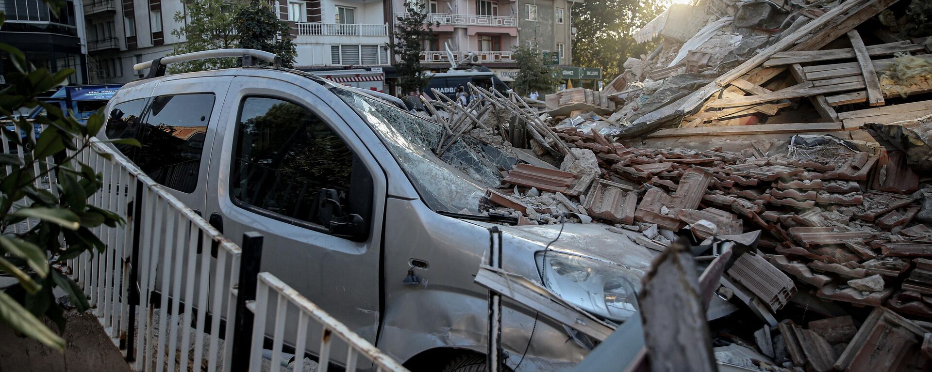 Последствия землетрясения в турецком Балыкесире - Sputnik Қазақстан, 1920, 01.09.2025